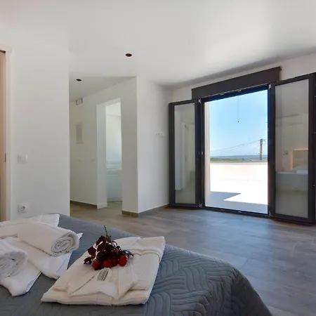 Flamingo - 4 Bedrooms - Private Pool - Next To Renowned Issos & Korission Villa Línia