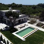 Flamingo - 4 Bedrooms - Private Pool - Next To Renowned Issos & Korission
