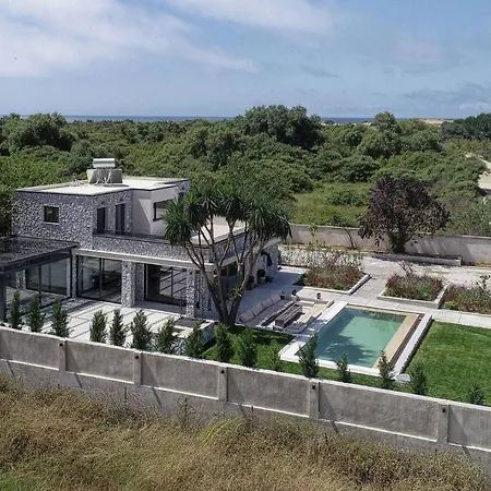 Flamingo - 4 Bedrooms - Private Pool - Next To Renowned Issos & Korission Vilă *