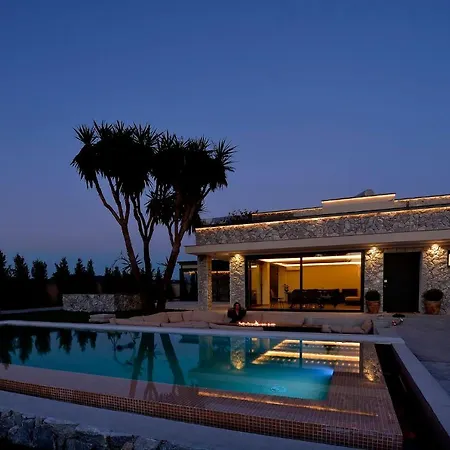 Flamingo - 4 Bedrooms - Private Pool - Next To Renowned Issos & Korission Línia