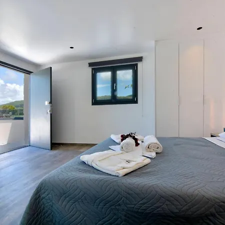 Flamingo - 4 Bedrooms - Private Pool - Next To Renowned Issos & Korission *