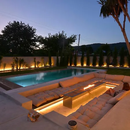 Flamingo - 4 Bedrooms - Private Pool - Next To Renowned Issos & Korission Línia