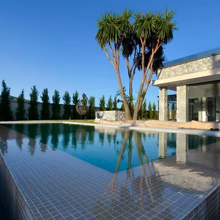 Flamingo - 4 Bedrooms - Private Pool - Next To Renowned Issos & Korission וילה