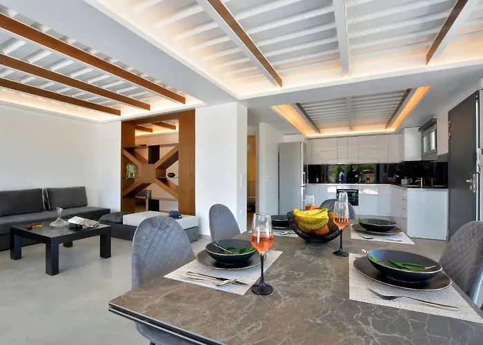 Villa Flamingo - 4 Bedrooms - Private Pool - Next To Renowned Issos & Korission *