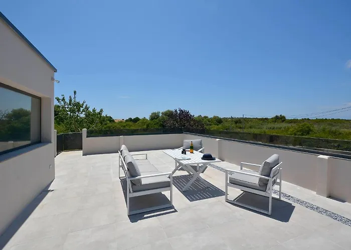 Flamingo - 4 Bedrooms - Private Pool - Next To Renowned Issos & Korission Villa