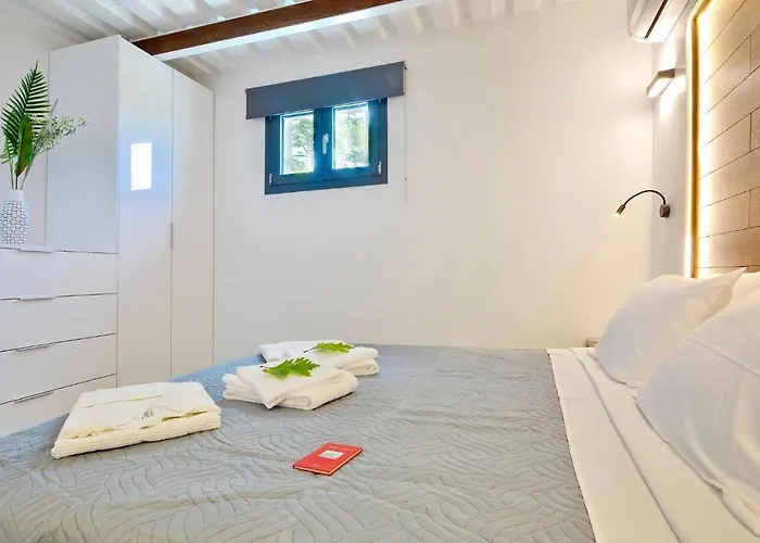 Villa Flamingo - 4 Bedrooms - Private Pool - Next To Renowned Issos & Korission *