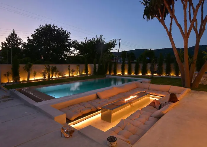 Flamingo - 4 Bedrooms - Private Pool - Next To Renowned Issos & Korission Línia
